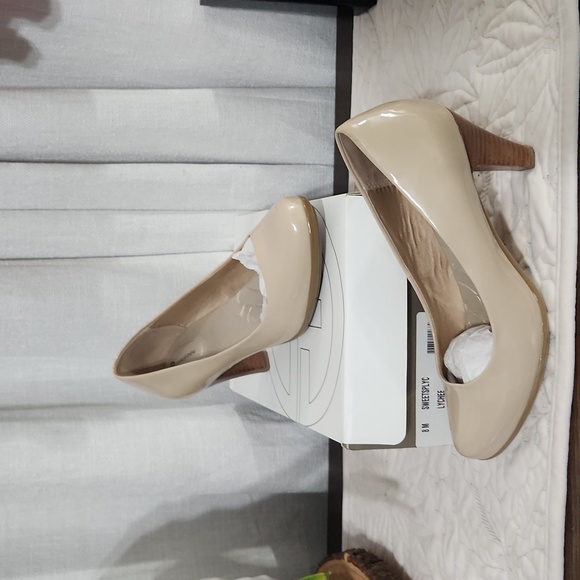 GIANI BERNINI HEELS - Picture 1 of 6